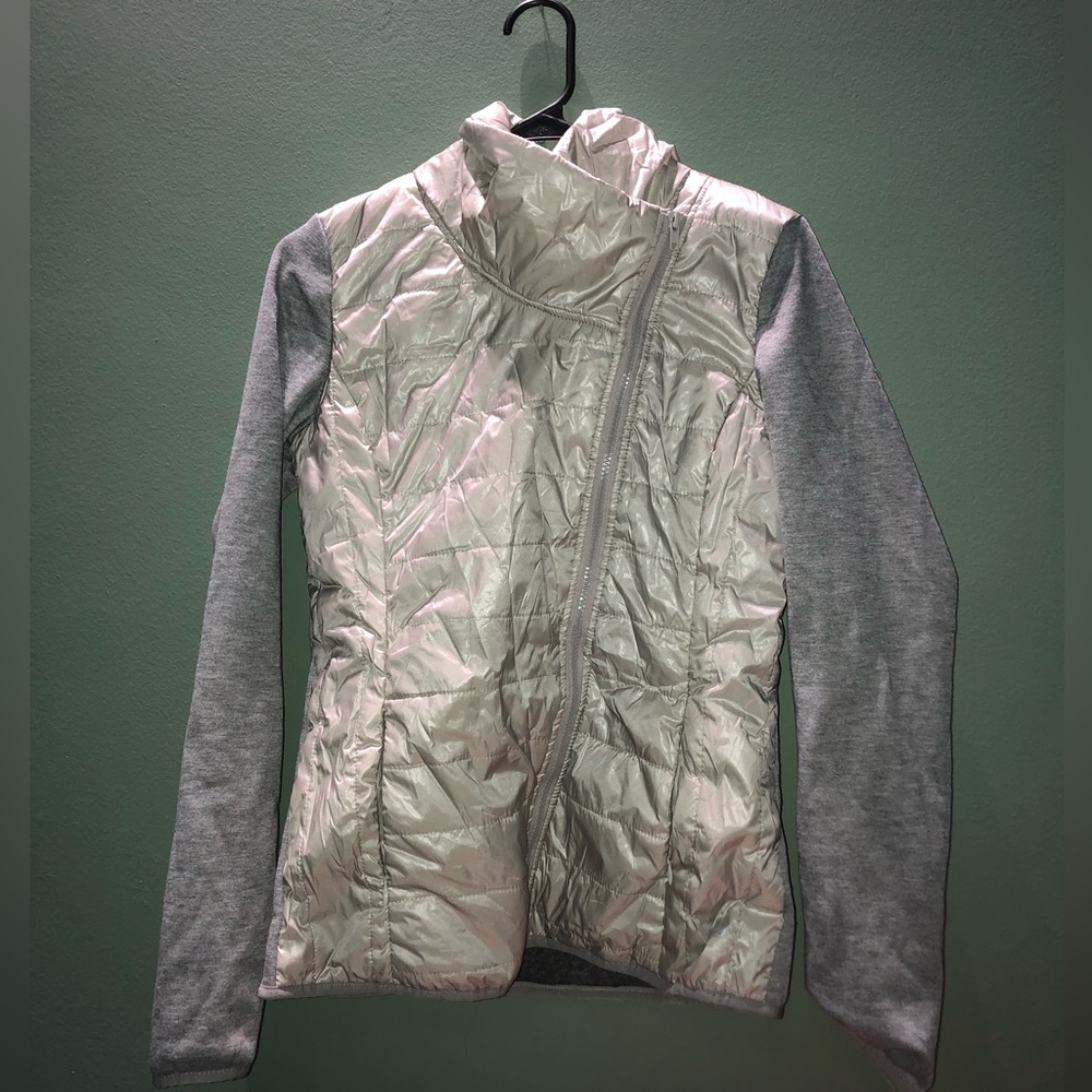 Juniors medium size xersion zip up jacket